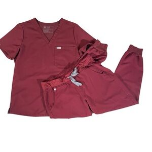 FIGS V-Neck Scrub Top & Joggers Medium Petite Zamora Catarina in Wine